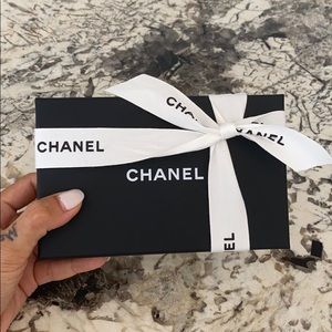 100% Authentic CHANEL wallet gift box